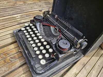 Vintage Underwood Typewriter • £45