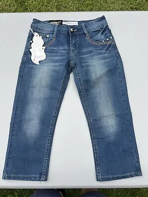 $25 • Buy VAULT DENIM LIUCE’S  JEANS WOMENS Capri Sz 1 Bluedesign On Back Pockets NWT