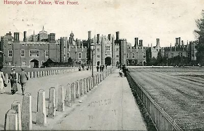 Hampton Court Palacefrom The West Frontposted 1902.                        S33 • £3.50