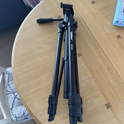 Velbon DF-61 Aluminium Tripod + Pan/Tilt Head • £12