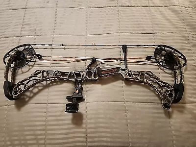 Mathews V3 31 Compound Bow RH 75/29.5 Realtree Edge Includes Rest And Sight • $835