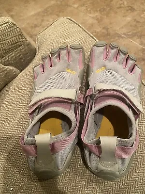 Vibram FiveFingers KSO Women's Running Shoes W1459 Gray Pink Size 39 Excel Cond • $24.99