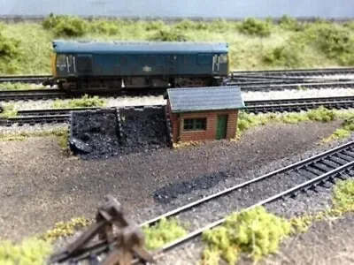 N Gauge Model Train Railway Layout Diorama DC Built Ready To Send 4 X 1 Ft • £380