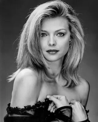 8x10 B&W Photo Of Television Actress Michelle Pfeiffer. • $6.99