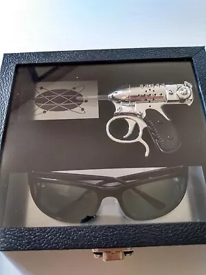 MEN IN BLACK MIB 25th Anniversary – Noisy Cricket Sunglasses In Display Case • $125