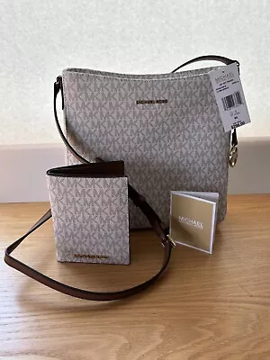 NWT Michael Kors Jet Set Travel Vanilla LG Messenger Crossbody Purse And Wallet • $120