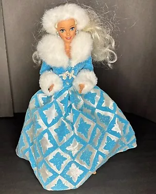 Winter Renaissance Barbie Elegance Series 1996 Mattel 15570 • $6