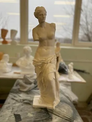 Venus De Milo: Elegant 30-Inch Plaster Statue – A Timeless Ode To Classical Grac • $400