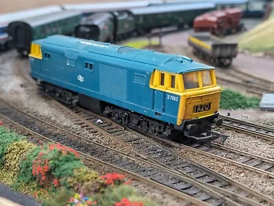 Triang Hornby R758 BR Blue Hymek Class 35 Diesel Locomotive D7063 • £11.02