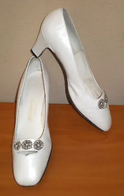 £29.45 • Buy Vintage 60s SAKS Fifth Ave MOD White Leather Pump Shoes Heels Square Toe Beads 7