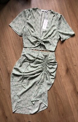 $42.72 • Buy New 2 Pieces Set By Clara Daisy Print Crop Top & Tulip Skirt Green Size S/M Zara