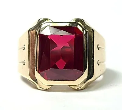 Vintage 10k Yellow Gold Red Rectangular Cut Stone Ring Size 7 3/4  • $429