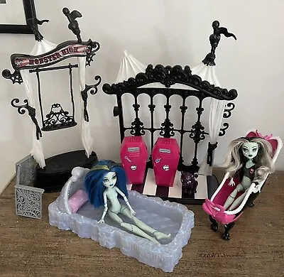 Monster High Large Bundle Frankie Stein Dolls X2 Furniture & Cat Swing Bed Bath • $50.52