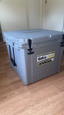 105l Ice Box Esky Plus  • $300