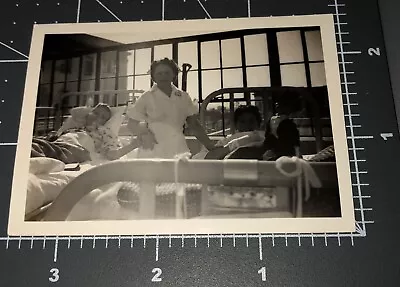 Woman NURSE W/ Children Polio ? Hospital Beds Outside Vintage Snapshot PHOTO • $9.95