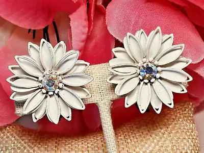 Vintage White Enamel Daisy Layered Clip Earrings With AB Rhinestones • $10.25