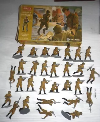 Airfix Toy Soldiers Russian Infantry Boxed 1/32 Scale WW2 (set Of 29) Boxed • £9.99