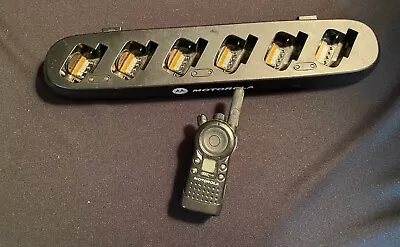 Motorola HCTN4002A Multi Unit Charger WITH 1 RADIO -No Power Cord • $75