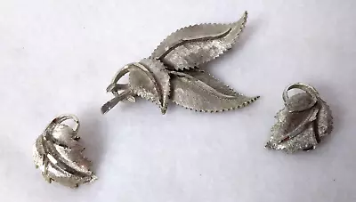 Vintage BSK Brooch Clip On Earrings Set Silver Tone Textured Leaf Leaves • $16.25