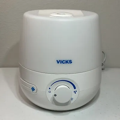 Vicks 0.6 Gallon NaturalCare™ Cool Mist Ultrasonic Humidifier VUL530 Humidifiers • $8.99