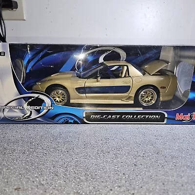 Maisto 2003 Signature Chevrolet Corvette 1:18 Diecast Car • $29.99