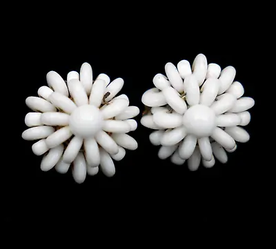 Vintage Clip On Earrings White Plastic Flowers Floral 1960s Mod Go-Go Retro • £9.99