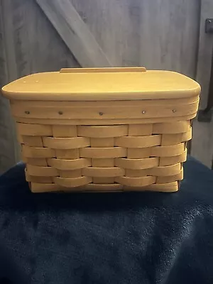 Vintage 2001 Longaberger Handmade Basket Hand Woven Recipe Basket With Wood Lid • $39.77