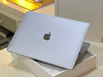 Apple MacBook Pro Intel®Core™i5*SSD+8GB*13.3”LED*Box*USBC*FaceTime*macOS* • $495