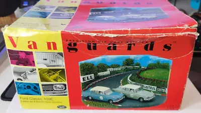 Vanguards RD1002 Ford Classic 109E 2 Piece Set Brands Hatch Diorama 1:43 Ltd Ed • £45.99