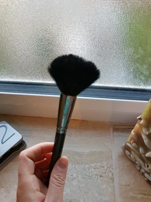 £3 • Buy Lancome Powdre Brush!