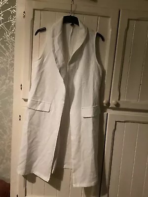 Long White Waistcoat 10 • £4