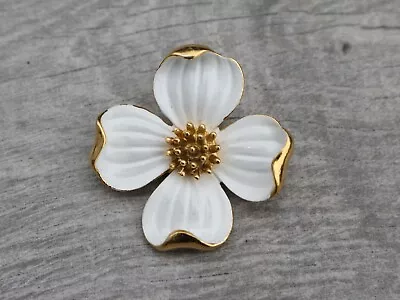 Lovely Vintage Crown Trifari White Enameled Dogwood White Flower Pin Brooch • $24.65