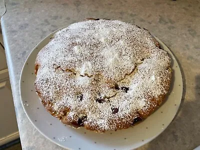 Homemade Cake With Grapes • £16