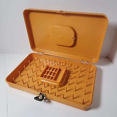 Vintage Wilson Mfg Co. Wil-Hold Sewing Supply Thread Box Plastic 13 X 8 X 2.5   • $13.85