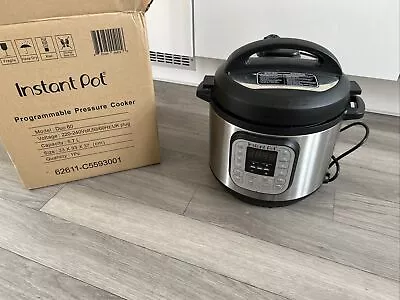 Instant Pot Duo Multi-Use Pressure Cooker IP-DU060-220 • £40