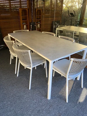 $700 • Buy Beautiful Outdoor Dining Set 