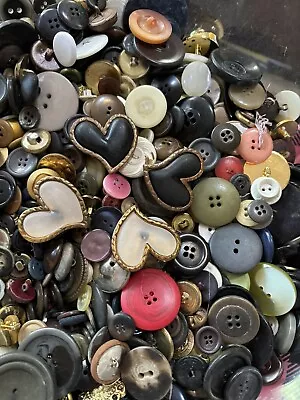 #6 Estate Sale Lot Vintage Buttons 5 Lbs Wood Metal MOP Plastics Hearts • $0.99