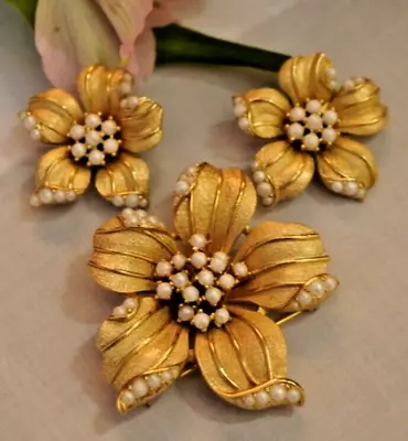Rare Vintage Crown Trifari Dogwood Flower Cob Pearl Edges Brooch & Earrings 1960 • $55
