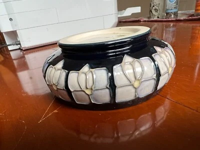 £65 • Buy Moorcroft Pottery 10 Cm Bowl, In Violets By Sally Tuffin.
