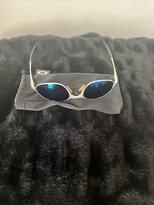 Vintage Oakley E Wire 2.0 Sunglasses • $50