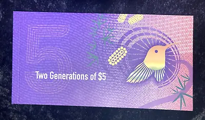 2015/2016 Australia 5 Dollars $5 Reserve Bank Folder ***Two Generations Of $5*** • $27.50