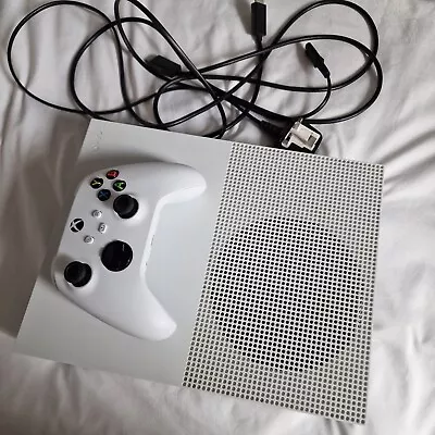 Xbox One S 500GB Console With Wireless Controller And Games • £55