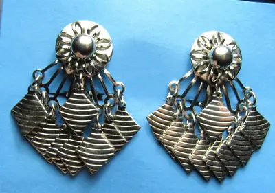 Vintage Diamond Shaped Silver Tone Dangly Flower Retro Clip Earrings • $8.99