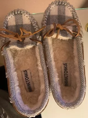 Minnetonka Shearling Moccasins Size 5 Grey Plaid NWOT So Cozy!  • £8.11