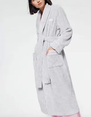 $30 • Buy New Peter Alexander Hotel Edition Grey Dressing Gown L Rp$99.95 Faulty Stitching