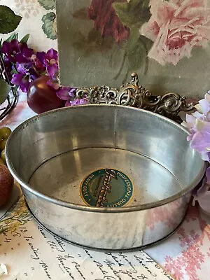 Vintage Oval Cake Tin Invicta Heavy Duty Fixed Base Baking Kitchenalia Easter • £14.99