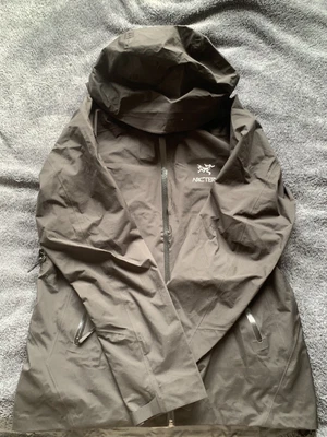£260 • Buy Arcteryx Beta LT - Large