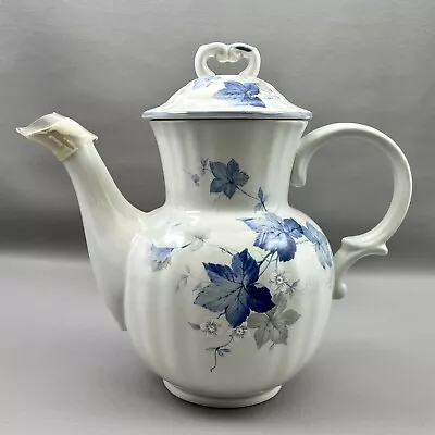 Vintage Mikasa Country Classics White Blue Floral Teapot DC006 Deidre Japan • $31.03