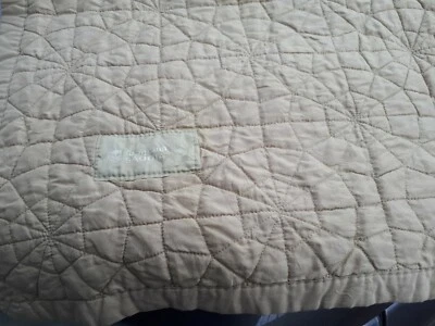 $23.41 • Buy Saudi Airlines Quilted Blanket Gold 116cm X 170cm