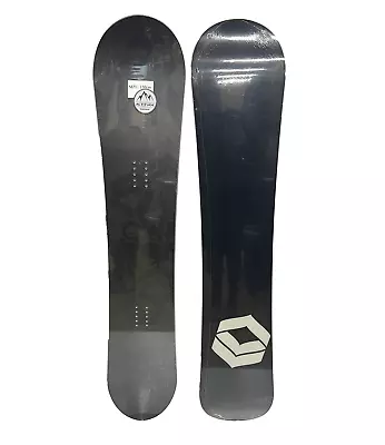 Ftwo  Black Deck  All-mountain Snowboard - 150cm/58.5  Long • $249.99